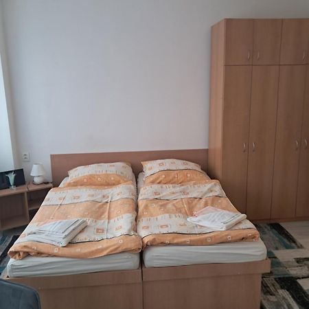 Auberge de jeunesse Sd Urbankova 2 à Košice Extérieur photo